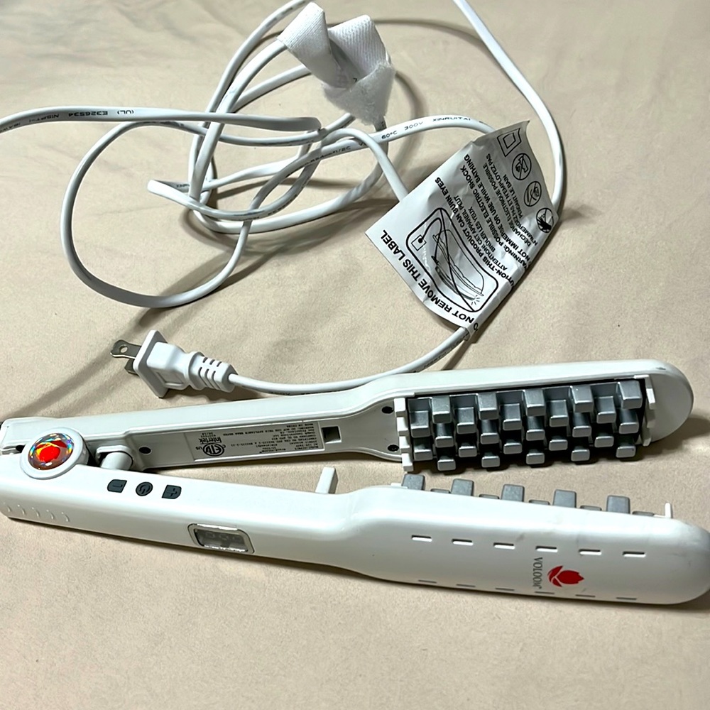Voloom Hair Volumizing Iron